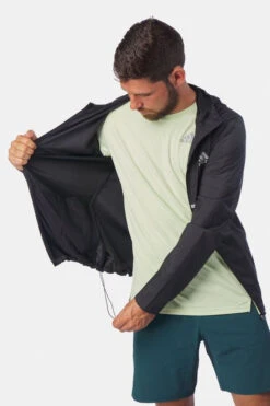 ADIDAS Own The Run Windbreaker Hardloopjas 25 ADIDAS Own The Run Windbreaker Hardloopjas -Winterjas Winkel 2210001230261 020 nl