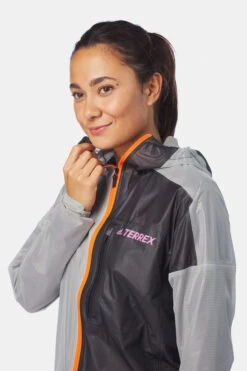 ADIDAS Terrex Agravic 2.5 Layer Regenjack Dames 19 ADIDAS Terrex Agravic 2.5 Layer Regenjack Dames -Winterjas Winkel 2210003154503 017 nl