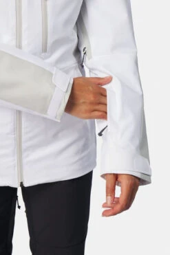 Oakley Camellia Core Insulated Jas 29 Oakley Camellia Core Insulated Jas -Winterjas Winkel 2210003727738 020 nl