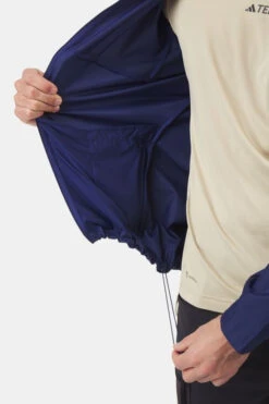 ADIDAS Own The Run Jack -Winterjas Winkel 2210003944562 018 nl