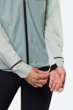 On Running Weather Jacket Dames 23 On Running Weather Jacket Dames -Winterjas Winkel eaade10007 1143 019 nl